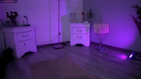 Snapshot of hotmollyx chatting on 11.22.25 Molly online show from 11.22.25