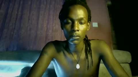 Snapshot of hotshadowx chatting on 05.18.26 hotshadowx online show from 05.18.26