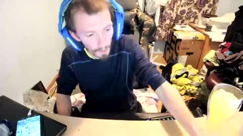 hot online show from 11.22.25