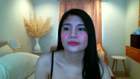 Snapshot of hotsweetangel00 chatting on 02.21.25 Sweet Angel online show from 02.21.25