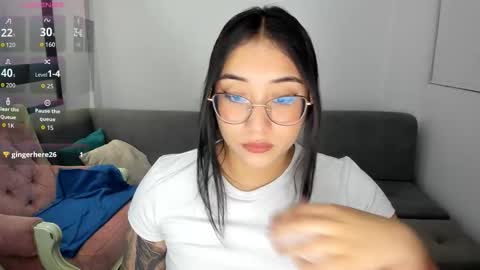 Snapshot of hottbee1 chatting on 09.19.25 AMY online show from 09.19.25