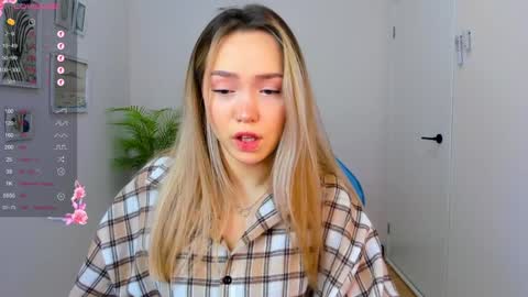 Snapshot of hottease_pvt chatting on 12.20.24 hello Im Eva online show from 12.20.24