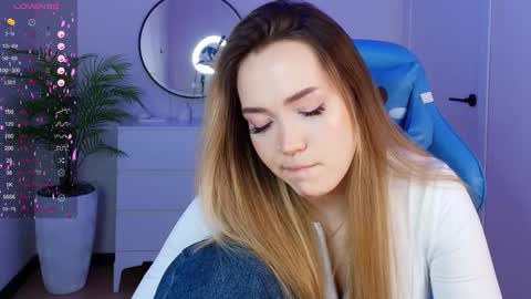 Snapshot of hottease_pvt chatting on 01.26.25 hello Im Eva online show from 01.26.25