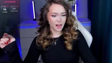 Snapshot of hottease_pvt chatting on 11.22.25 hello Im Eva online show from 11.22.25