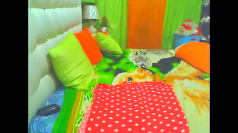 Snapshot of hottesa2019 chatting on 02.19.25 THEONE online show from 02.19.25