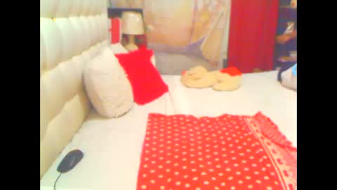 Snapshot of hottesa2019 chatting on 10.14.25 THEONE online show from 10.14.25