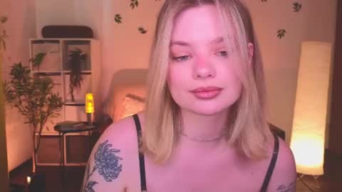 Snapshot of hottie_jane chatting on 07.17.26 Jane online show from 07.17.26
