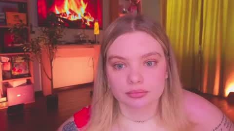 Snapshot of hottie_jane chatting on 07.19.26 Jane online show from 07.19.26