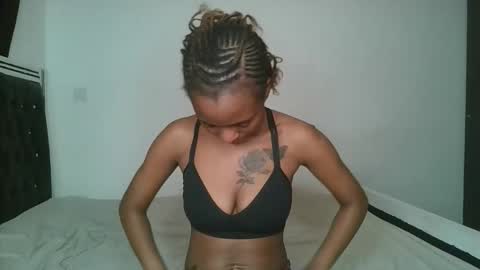 Snapshot of hottie_mistie chatting on 04.15.26 hottie_mistie online show from 04.15.26