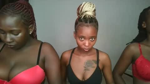 Snapshot of hottie_mistie chatting on 04.20.26 hottie_mistie online show from 04.20.26