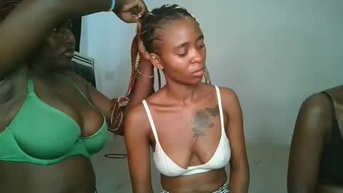Snapshot of hottie_mistie chatting on 04.30.26 hottie_mistie online show from 04.30.26