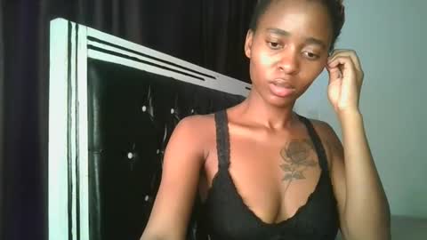 Snapshot of hottie_mistie chatting on 05.22.26 hottie_mistie online show from 05.22.26