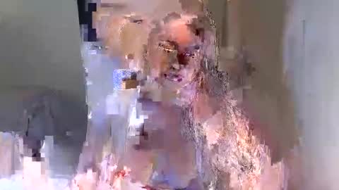 Snapshot of hottie_xoxo chatting on 11.16.25 Meryl online show from 11.16.25