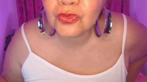 Snapshot of hottieauntie chatting on 10.25.25 sweetie Aunt online show from 10.25.25