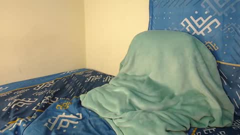 independent Model online show from 01.18.25