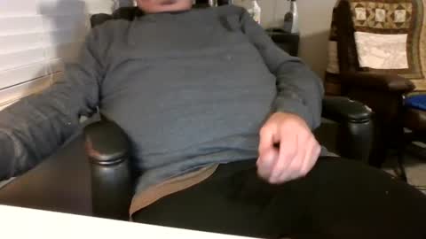 Snapshot of hottop_1981 chatting on 12.13.24 Hottop 1981 online show from 12.13.24