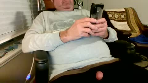 Snapshot of hottop_1981 chatting on 02.11.25 Hottop 1981 online show from 02.11.25