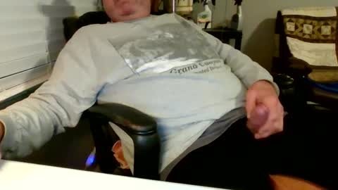 Snapshot of hottop_1981 chatting on 02.12.25 Hottop 1981 online show from 02.12.25