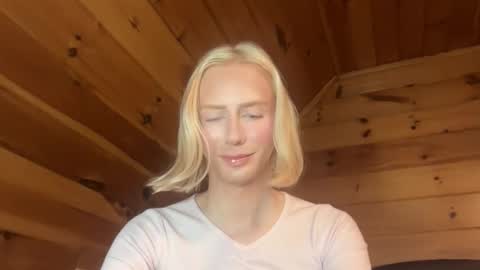 HotTransGirlie online show from 11.19.25