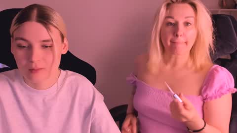 Nessie and Jessie online show from 01.01.25