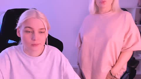 Nessie and Jessie online show from 01.23.25