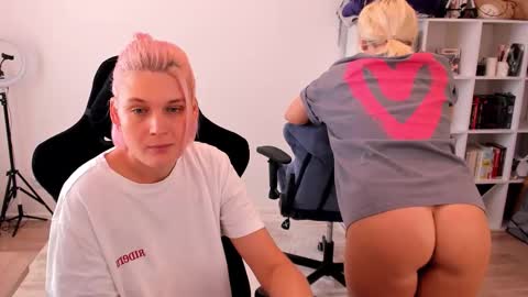 Nessie and Jessie online show from 10.03.25