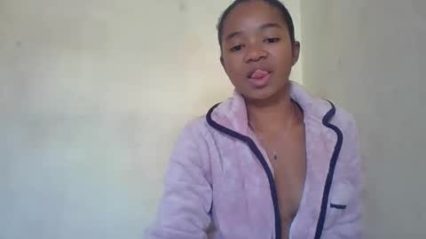 hotvanessa98 online show from 05.17.26