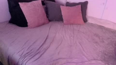 Snapshot of hotwife9 chatting on 01.25.25 hotwife9 online show from 01.25.25