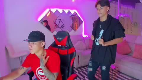 Snapshot of houseofwarrios chatting on 11.18.25 we are Harry Jersi pablo and our mod talco online show from 11.18.25