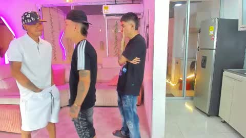 Snapshot of houseofwarrios chatting on 11.28.25 we are Harry Jersi pablo and our mod talco online show from 11.28.25