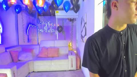 Snapshot of houseofwarrios chatting on 12.17.25 we are Harry Jersi pablo and our mod talco online show from 12.17.25