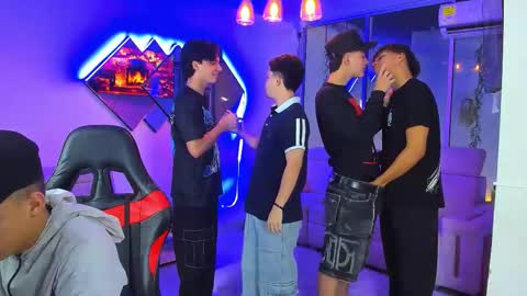 Snapshot of houseofwarrios chatting on 02.26.26 we are Harry Jersi pablo and our mod talco online show from 02.26.26