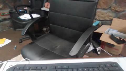 Snapshot of houstonbored chatting on 12.28.24 houstonbored online show from 12.28.24