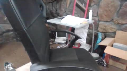 Snapshot of houstonbored chatting on 12.15.25 houstonbored online show from 12.15.25