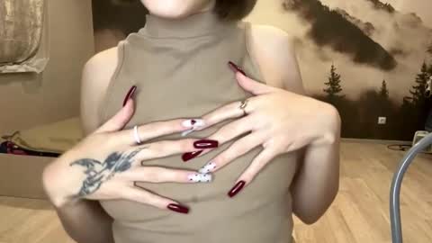 hsiuscherich online show from 12.18.25