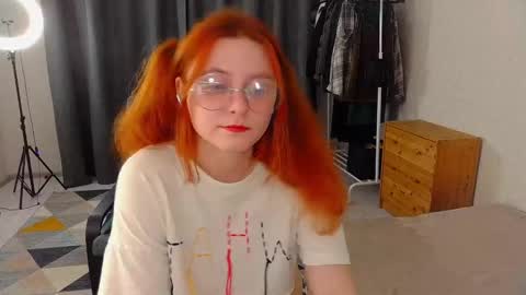 Snapshot of hua_lian chatting on 01.18.25 Alice online show from 01.18.25