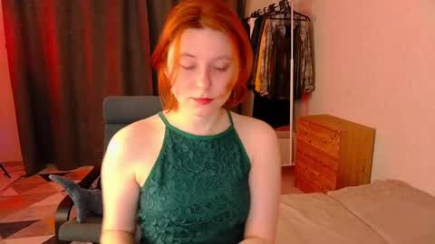 Snapshot of hua_lian chatting on 02.14.25 Alice online show from 02.14.25