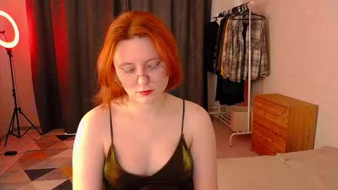 Snapshot of hua_lian chatting on 02.16.25 Alice online show from 02.16.25