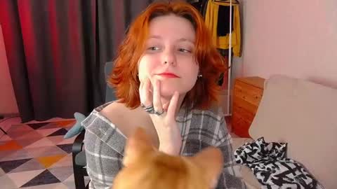 Snapshot of hua_lian chatting on 02.19.25 Alice online show from 02.19.25