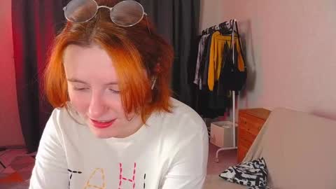 Snapshot of hua_lian chatting on 02.23.25 Alice online show from 02.23.25