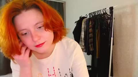 Snapshot of hua_lian chatting on 03.08.25 Alice online show from 03.08.25