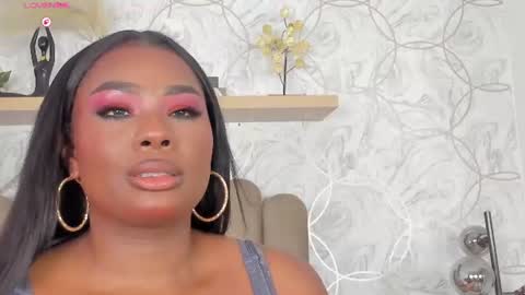 Snapshot of huge_boobs_ebony chatting on 06.25.26 huge boobs ebony online show from 06.25.26
