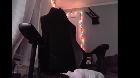 Snapshot of hugecock9x7 chatting on 12.13.24 9InchClub online show from 12.13.24