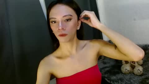 Snapshot of hugecock_caraxx chatting on 12.15.24 Cara online show from 12.15.24