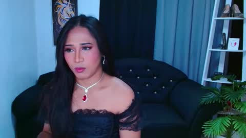 Snapshot of hugecockrafaela chatting on 10.16.25 Rafaela online show from 10.16.25