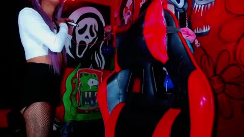 Snapshot of hugedaneska chatting on 03.29.26 Danezka online show from 03.29.26