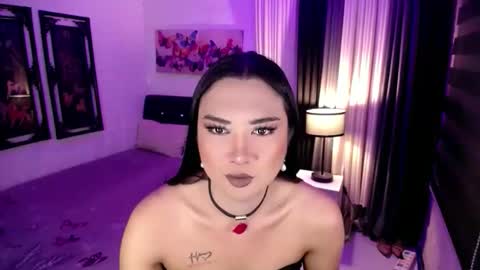 Snapshot of hugemusclecockts chatting on 11.06.25 yesha fox online show from 11.06.25