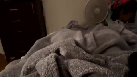 hugo242506 online show from 12.08.24