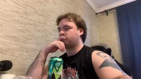 Snapshot of hugo__brad chatting on 03.08.26 Hugo online show from 03.08.26