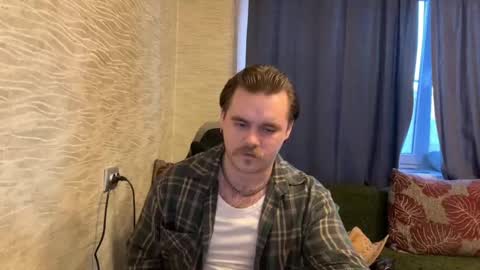 Snapshot of hugo__brad chatting on 03.14.26 Hugo online show from 03.14.26